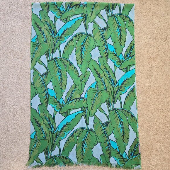 NWOT Vineyard Vines 100% Merino Wool Lightweight Banana Leaf Scarf Tropical - Picture 5 of 10